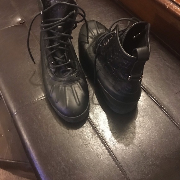 Men Gucci Shoes worn twice - Picture 2 of 4